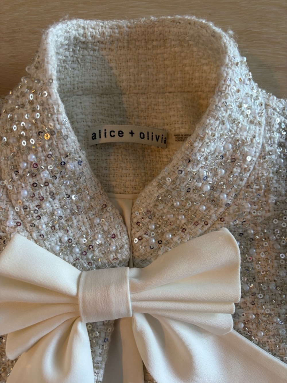 Alice + Olivia
Ilaria Sequin & Bead
Embellished Crop - Picture 9 of 16
